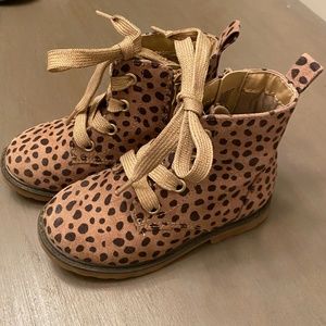 Toddler cheetah boots